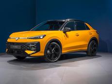 Volkswagen T-Roc 2025: più spazio, tecnologia e motori ibridi