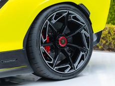 Bridgestone firma gli pneumatici esclusivi per la Lamborghini Fenomeno
