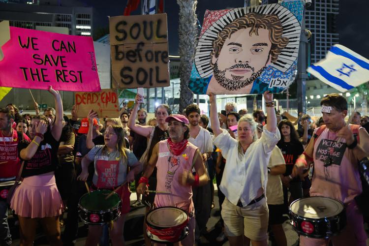 Proteste a Tel Aviv (Afp)