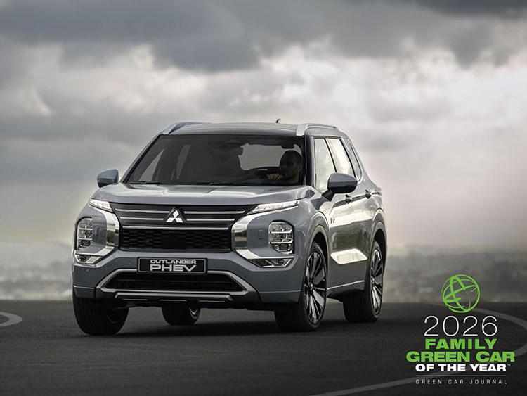 Mitsubishi Outlander e Outlander PHEV incoronati Family Green Car of the Year 2026