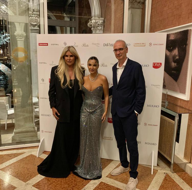 (foto Adnkronos. Da sinistra: Tiziana Rocca, Elettra Lamborghini e Angelo Ascoli)