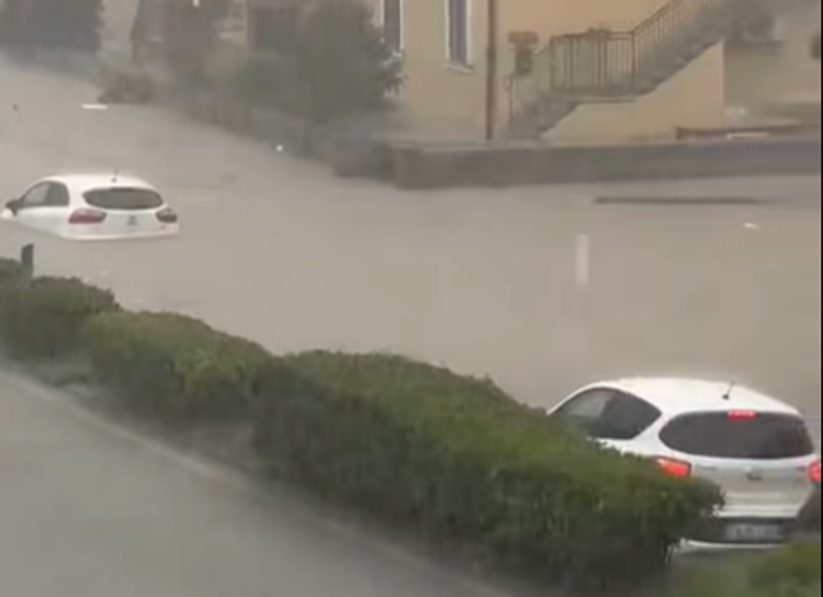 Nubifragio a Portoferraio sull'isola d'Elba: 34 mm di pioggia in 15 minuti - Video