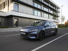 BYD SEAL 6 DM-i Touring debutta allo IAA Mobility 2025