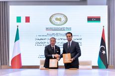 Il presidente di Gksd, Kamel Ghribi, e alla sua sinistra il presidente del Fondo libico per lo sviluppo e la ricostruzione, Belkasem Khalifa Haftar