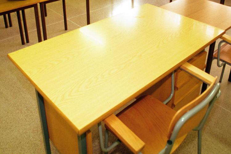 Banco vuoto a scuola - Fotogramma