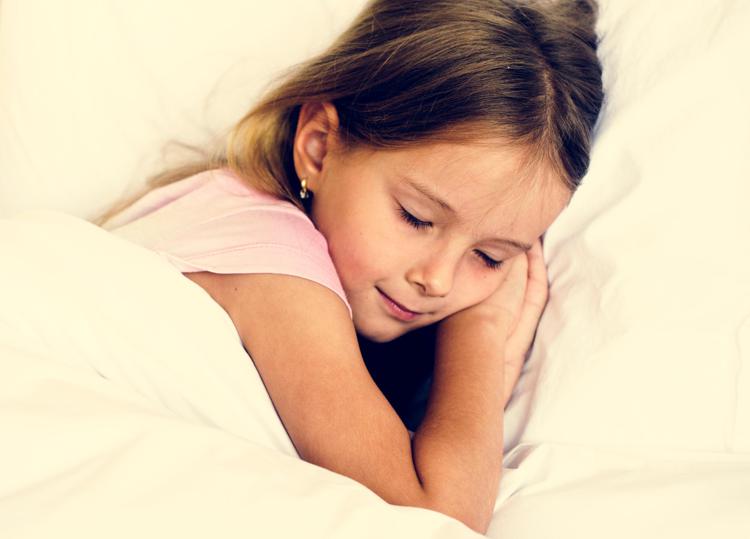 Bambina che dorme - (123RF)