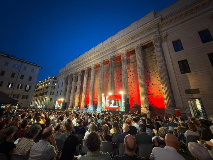 Grande successo per la IV edizione del Roma Storia Festival, al Tempio di Vibia Sabina e Adriano oltre 10mila presenze