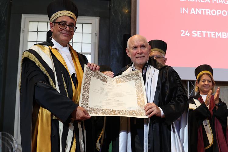 (La cerimonia all'Ateneo di Siena)