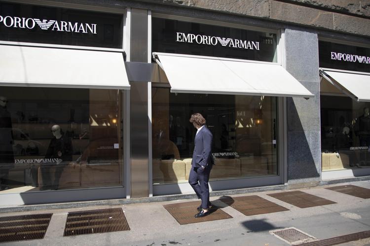 Vetrine del negozio Emporio Armani a Milano - Ipa