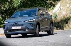 Toyota, la Corolla Cross si rinnova nel look (e non solo)