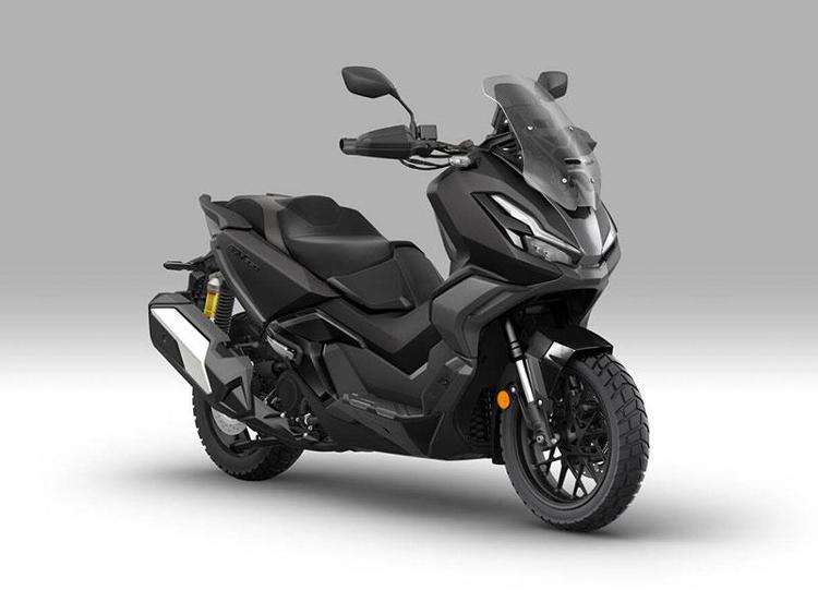 Honda ADV350 2026: nuove colorazioni e maxi-dotazione