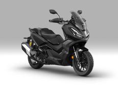 Honda ADV350 2026: nuove colorazioni e maxi-dotazione