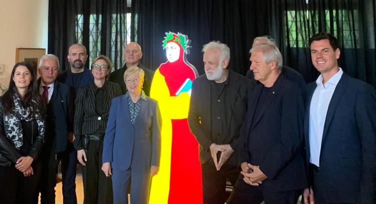 Marco Lodola nella torre panoramica di Casa Boccaccio