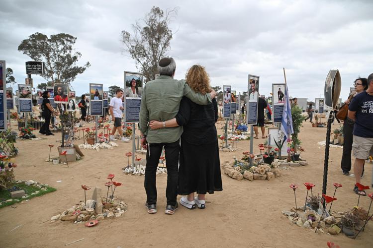 Israele, memoriale delle vittime dell'attacco di Hamas del 7 ottobre 2023 presso il sito di Nova Festival (Fotogramma/Ipa)