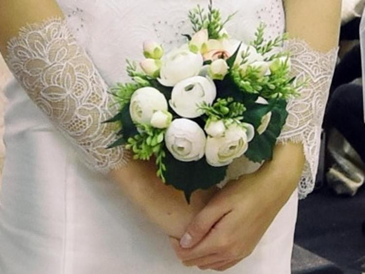 Sposa e bouquet - Fotogramma