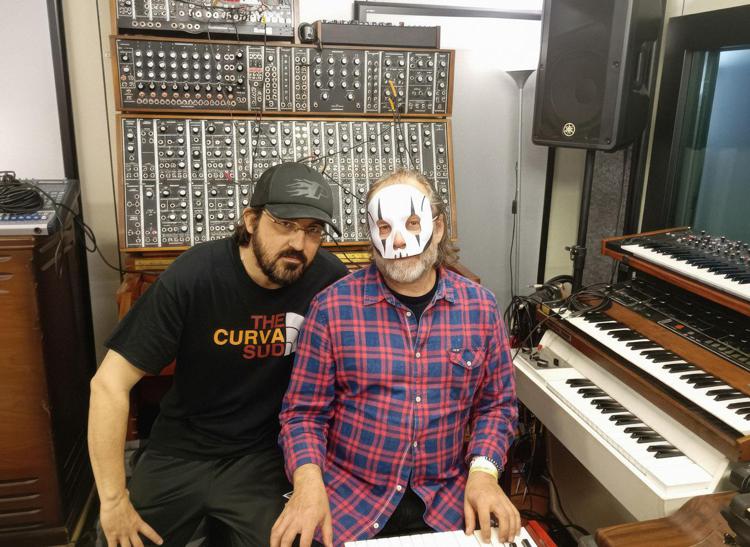 Piotta e Davide Toffolo in studio di registrazione