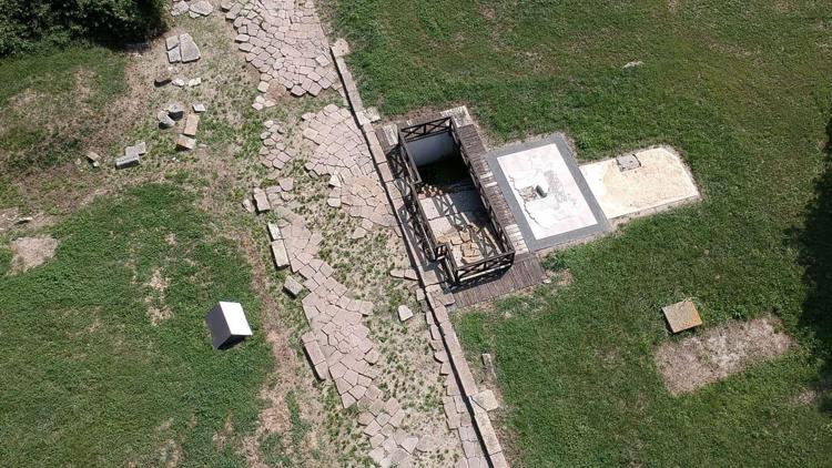 (foto ufficio stampa - Veduta aerea dell'Area archeologica del Decumano)