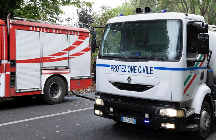 Protezione civile e Vigili del fuoco - (Ipa)